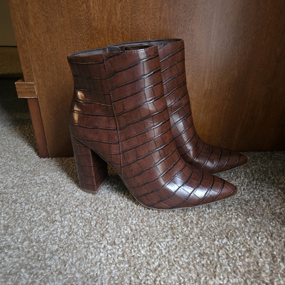JustFab Brown Ankle Booties with Croc Texture - Picture 1 of 6
